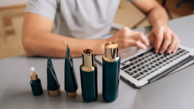 Lanza una Marca de Cuidado de la Piel que Escala Sin Estrés de Inventario